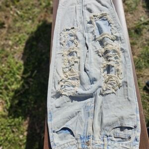 Riot High Rise Mom Jeans Size 6 Distressed Light Blue Women's Jeans